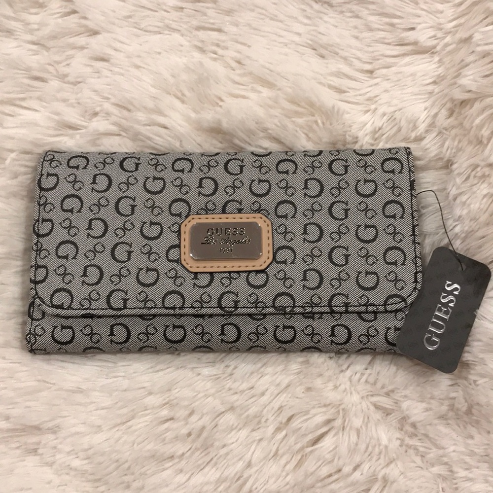 BRAND NEW GUESS Wallet!